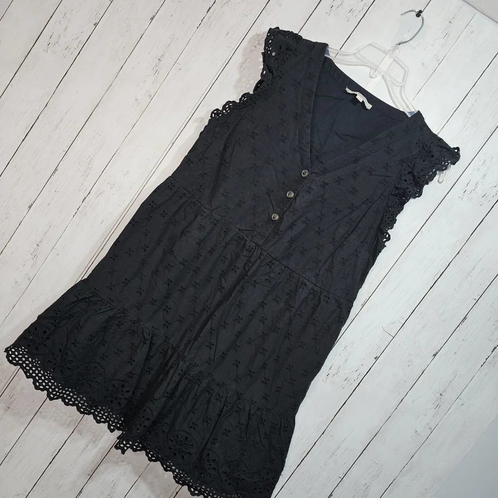 Ann Taylor LOFT Women's Black Eyelet V-neck Sleeveless Short Mini Dress Size 12. - Picture 2 of 7